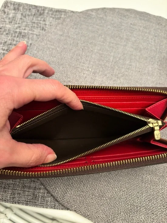Louis Vuitton Red & Brown Damier Zip Card Wallet - Picture 10 of 12